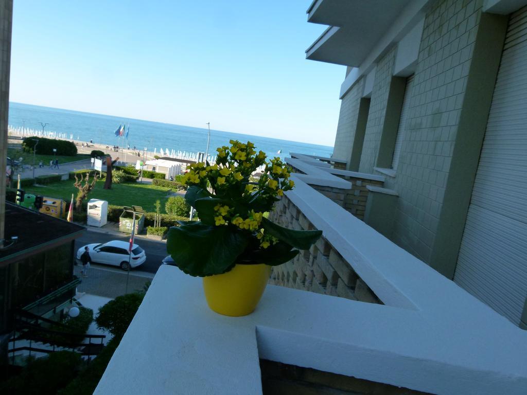 Hotel Paradise Фано Екстер'єр фото