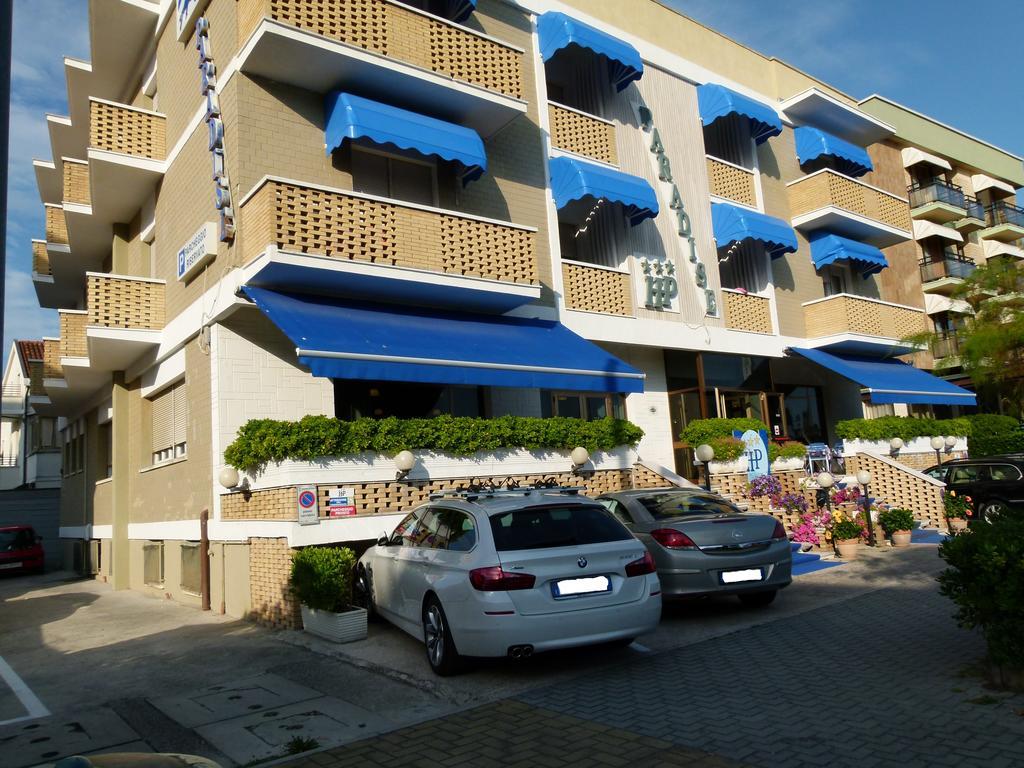 Hotel Paradise Фано Екстер'єр фото