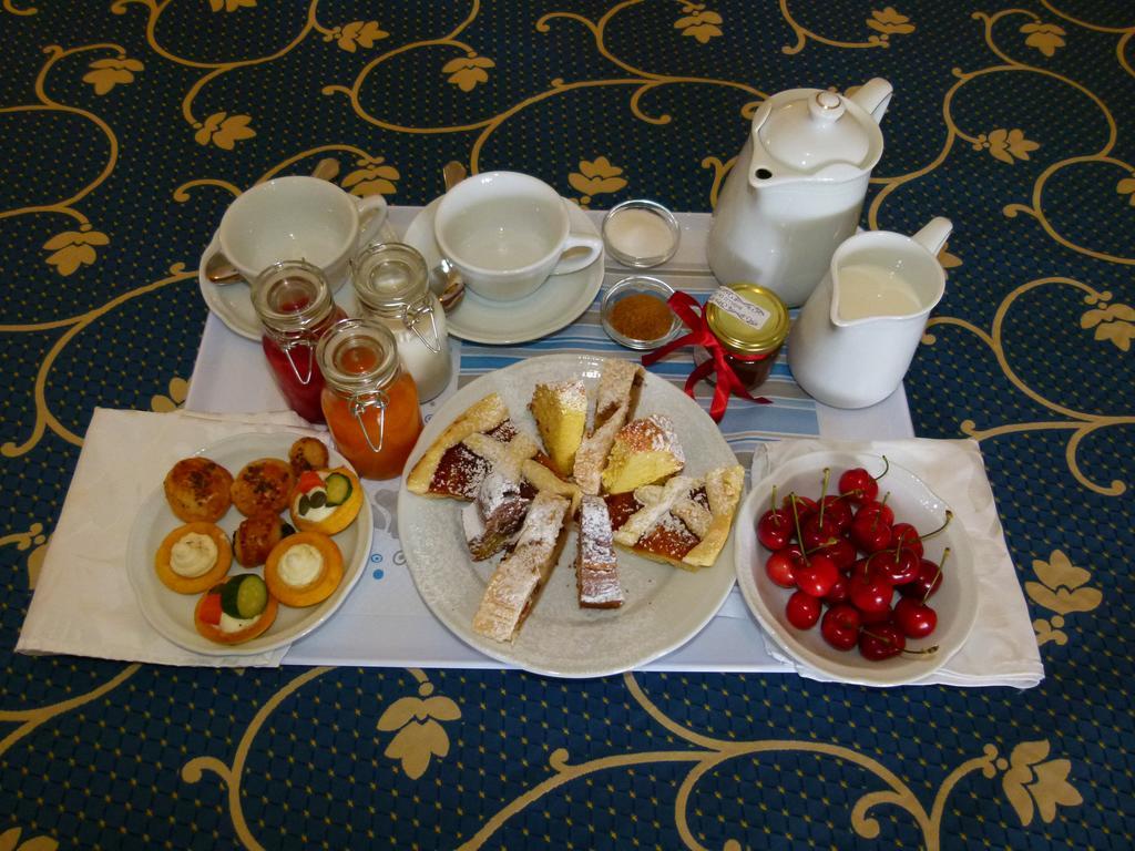 Hotel Paradise Фано Екстер'єр фото