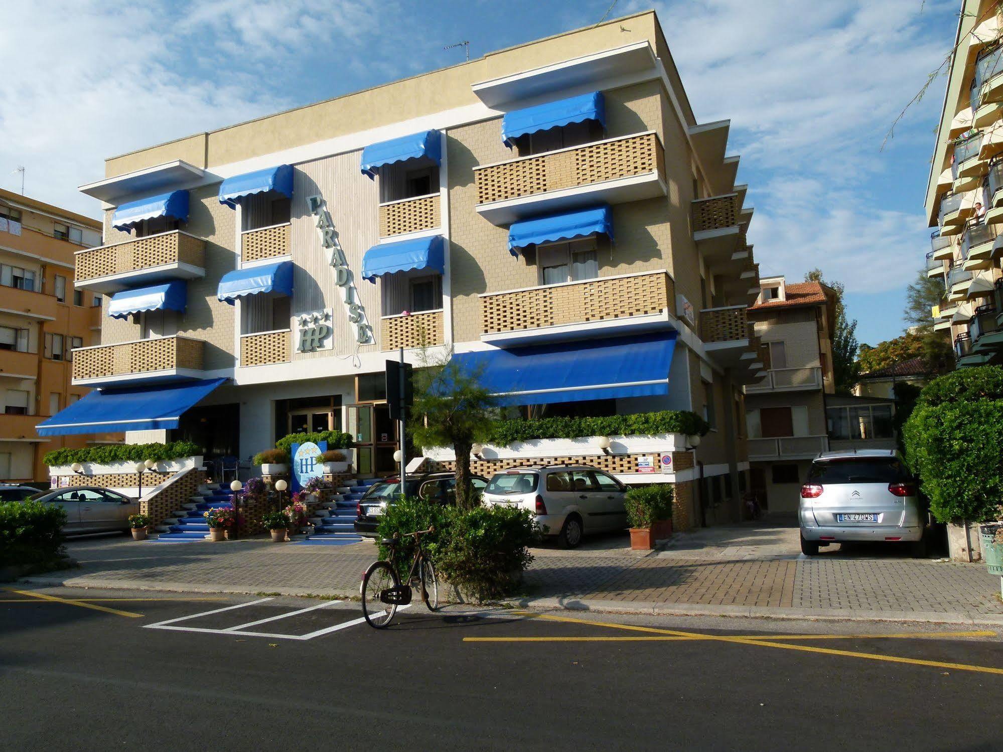 Hotel Paradise Фано Екстер'єр фото